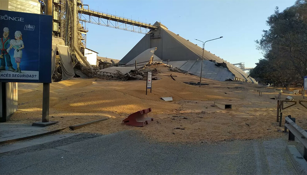 Se derrumbó un silo de Bunge en el Puerto de Rosario