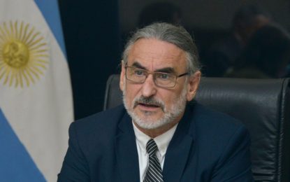 Que no nos distraigan”: la carta de Basterra al sector, luego de las fotos del cumpleaños en Olivos