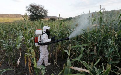 Estados Unidos prohibió un pesticida que se usa en Argentina