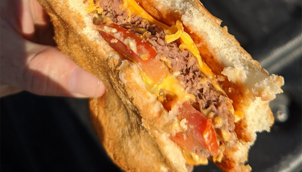 Un apasionado por las vacas probó la hamburguesa veggie “Not Burger” y dio su veredicto