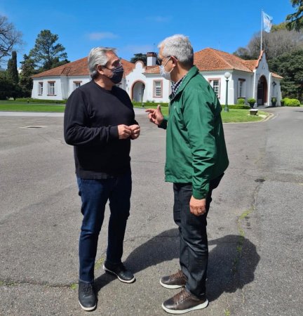 Sin precisiones sobre los temas de la reunión, Domínguez estuvo con el presidente y Manzur