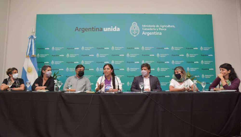 Ministerio de Agricultura financiará proyectos de mujeres rurales