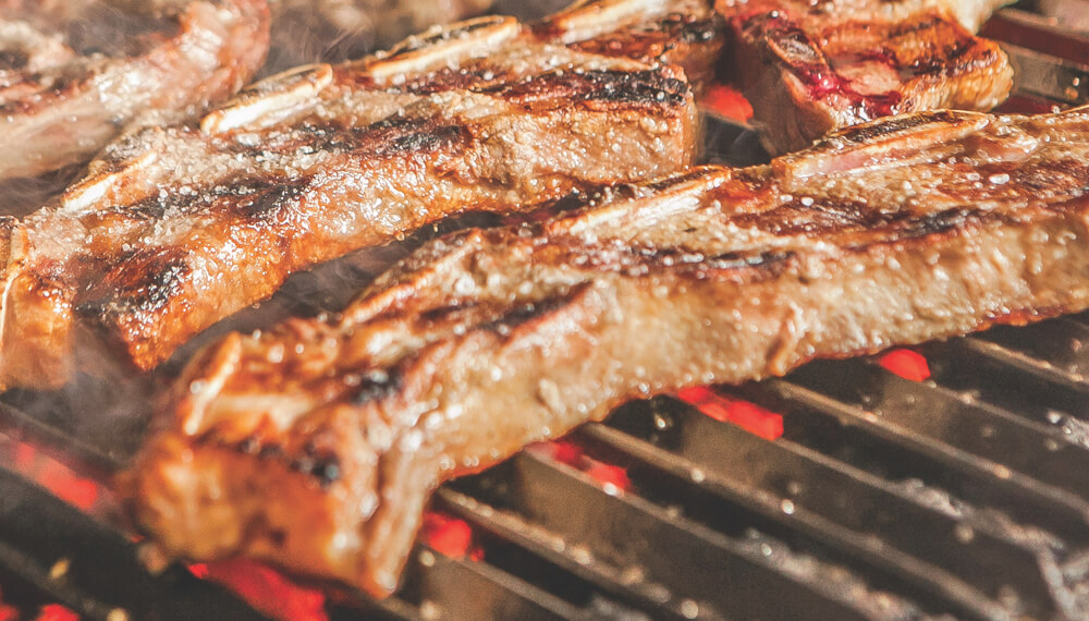 Históricamente, un salario alcanzó para casi 100 kilos de carne vacuna: ahora solo compra 67