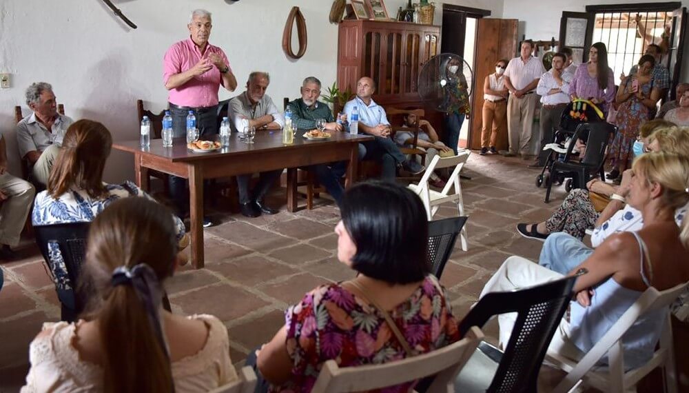 Domínguez volvió a Corrientes con más créditos para los productores