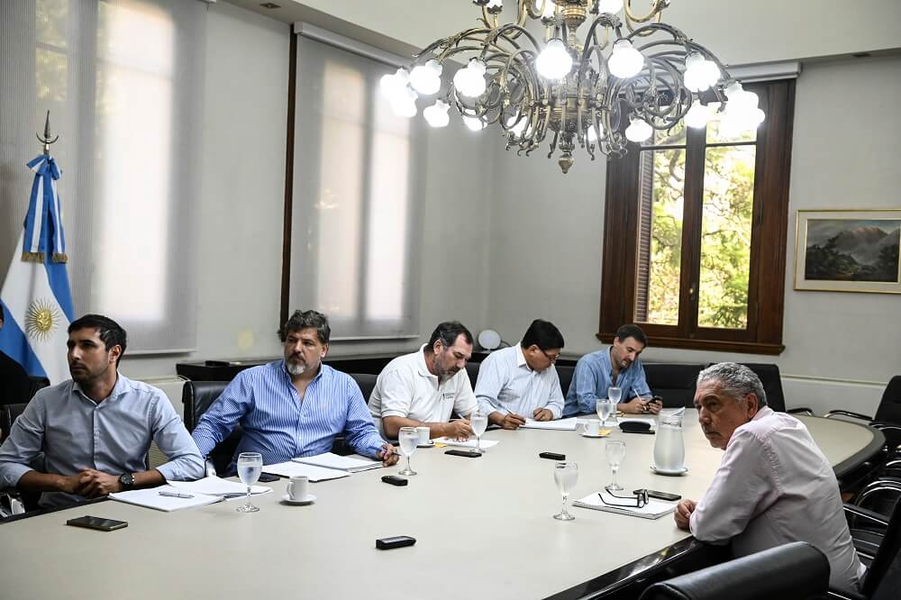 Media res: el Gobierno aprobó el troceo y los medios mecánicos para las carnicerías