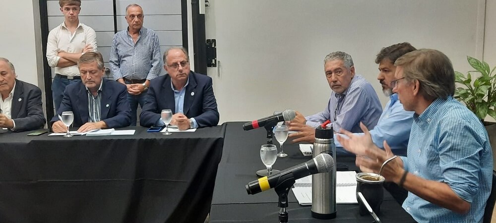 Campo y Gobierno analizaron medidas para combatir los efectos de la sequía