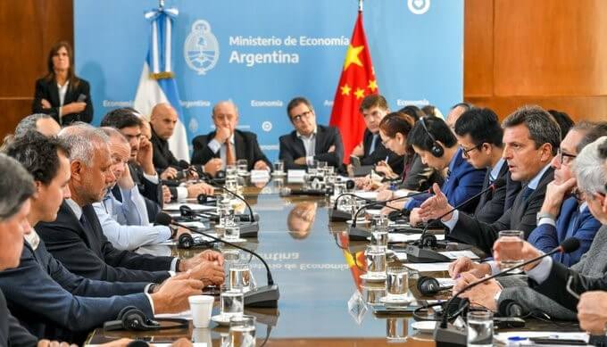 “La peor de las sequías de nuestra historia”: Massa tomó una medida inédita para frenar el dólar