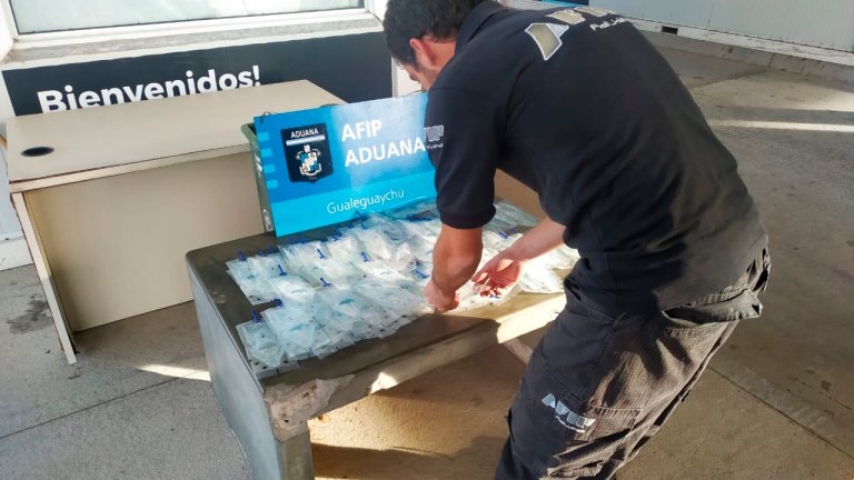 Operativo “valija cochina”: decomisaron 6 litros de semen porcino en Gualeguaychú