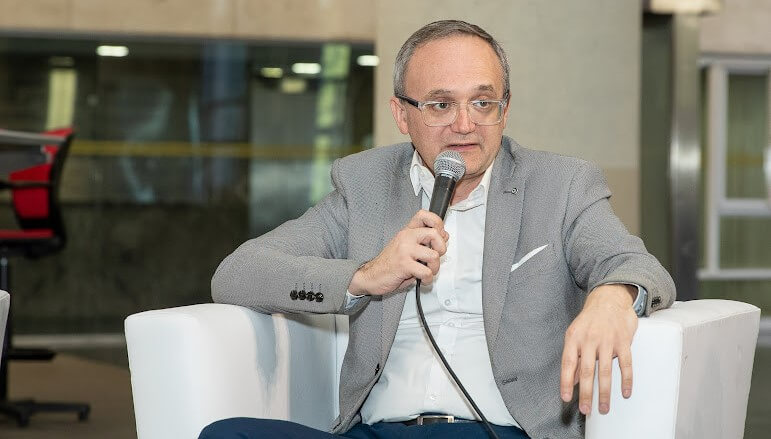 “Nunca más tiene que existir un dólar soja que desequilibre todo el mercado”