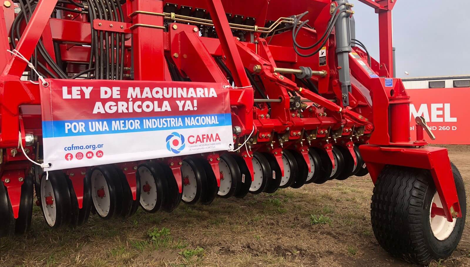 Fuerte reclamo por la Ley de Maquinaria Agrícola nacional: “Estamos subsidiando empleo extranjero”