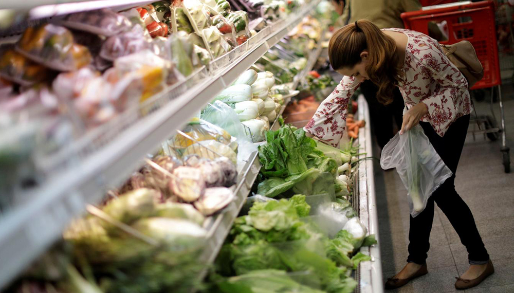 Los alimentos tuvieron en junio la menor inflación del año, pero en el primer semestre subieron 55,6%