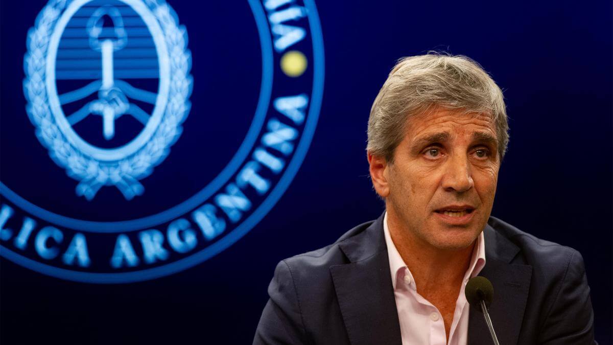 Otro anuncio de Caputo para el campo: también eliminarán los aranceles para importar fertilizantes