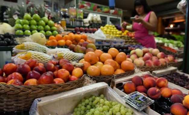 Distorsión de precios en el mercado frutihortícola: la caída del consumo mayorista desploma el valor de las verduras de invierno